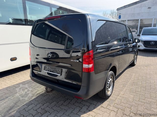 Furgoneta MERCEDES-BENZ Vito 111 CDI lang AHK 3 Sitzer