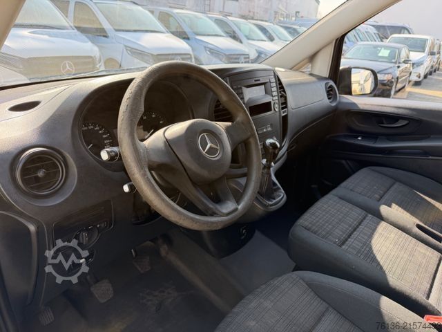 Furgoneta MERCEDES-BENZ Vito 111 CDI lang AHK 3 Sitzer