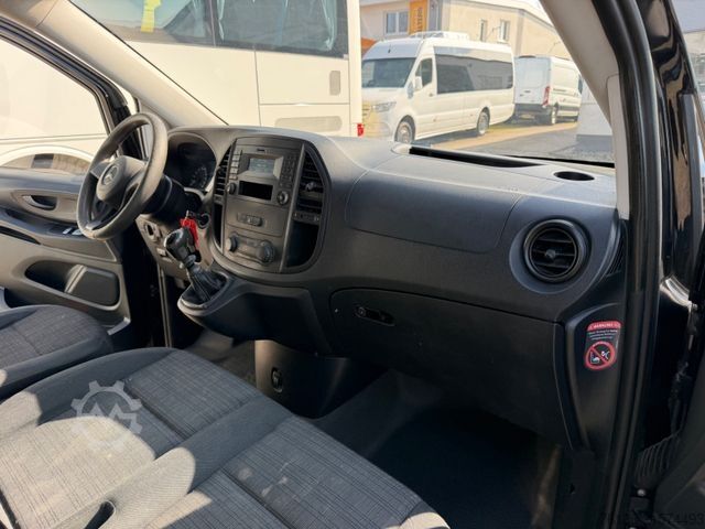 Furgoneta MERCEDES-BENZ Vito 111 CDI lang AHK 3 Sitzer