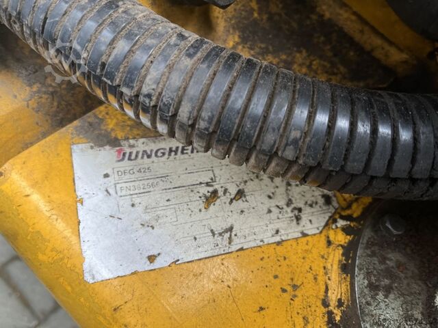 Wózek widłowy z silnikiem wysokoprężnym Jungheinrich DFG425