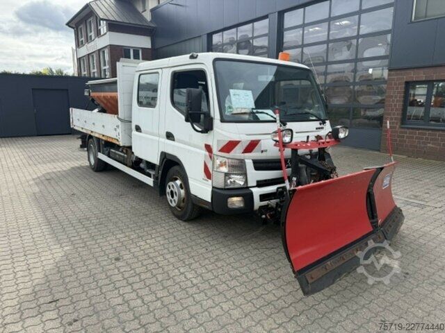 Bestelwagen Mitsubishi Fuso Canter Winterdienst Salzstreuer