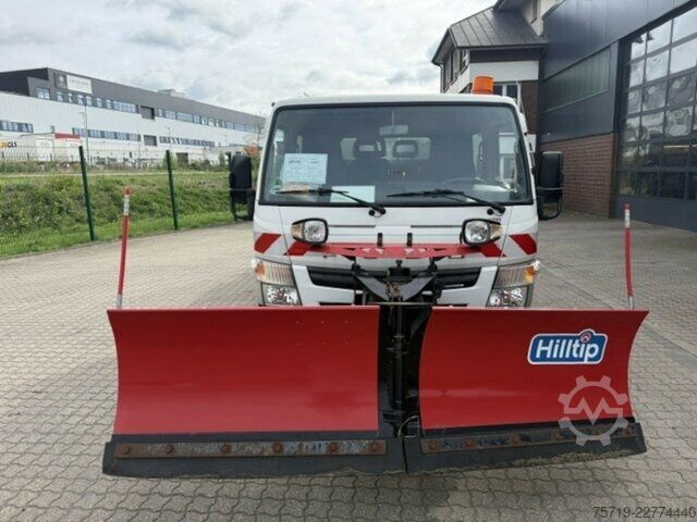 Bestelwagen Mitsubishi Fuso Canter Winterdienst Salzstreuer