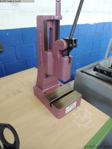 Toggle Press - coloană unică BERG & SCHMID HK 800