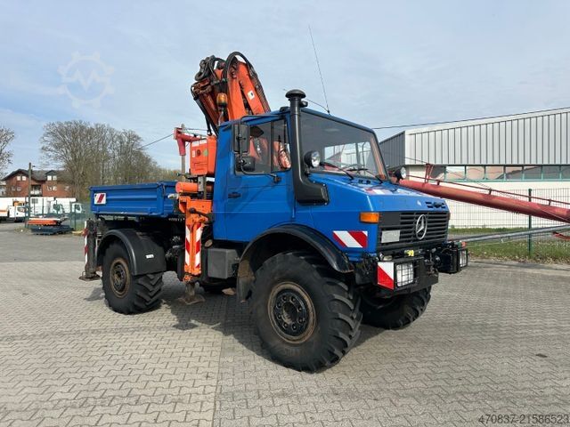 Ciężarówka z płaską platformą UNIMOG U 427 4x4 / Kran Atlas 130 / Winde