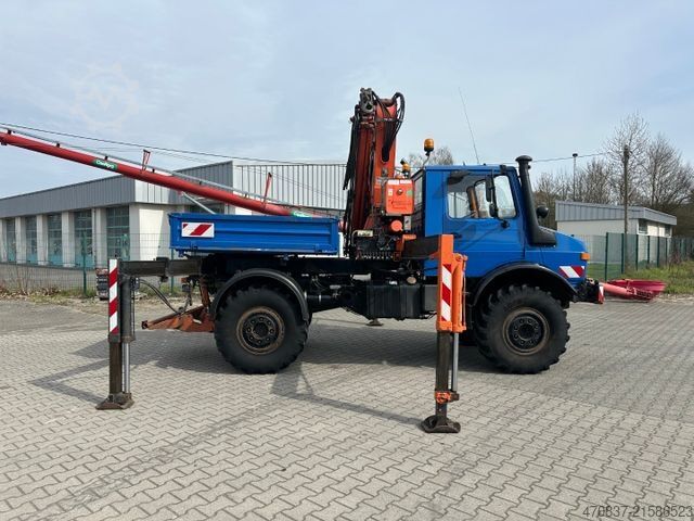 Ciężarówka z płaską platformą UNIMOG U 427 4x4 / Kran Atlas 130 / Winde