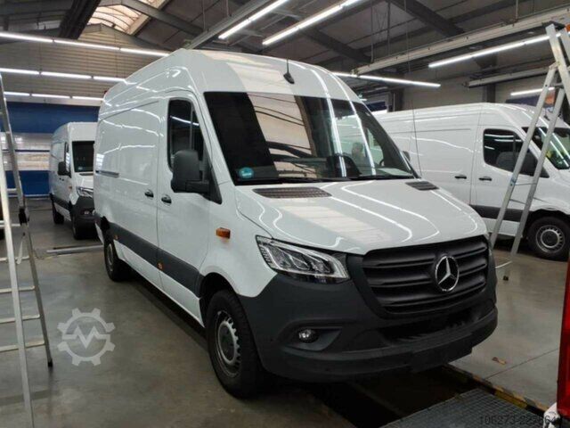 Furgoneta Mercedes-Benz Sprinter 317 CDI,L2H2,Automatik,Kamera,Navi