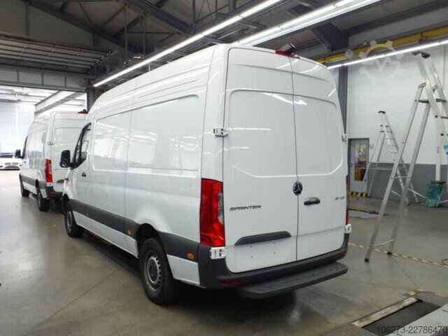 Furgoneta Mercedes-Benz Sprinter 317 CDI,L2H2,Automatik,Kamera,Navi
