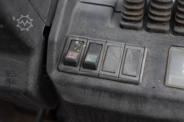 Chariot élévateur à fourche Manitou MI 30 D