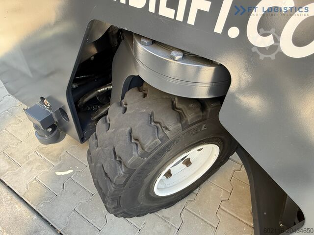 Carretilla elevadora multidireccional Combilift C5000E / TRIPLEX 8300MM WIDE POSITIONER