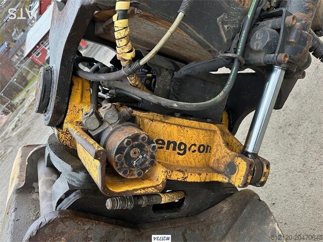 Koparka gąsienicowa Komatsu PC228USLC-8 excavator w/ 3 buckets and tiltrotator