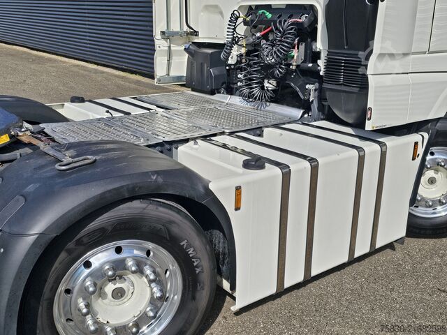 Standaard-SZM DAF XF 530 6x2/4 / RETARDER / PARKING COOLER / 2 TANKS