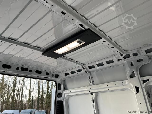 Microbuz FIAT Ducato 35 L2H2 AHK CarPlay RüKa Allwetterreifen
