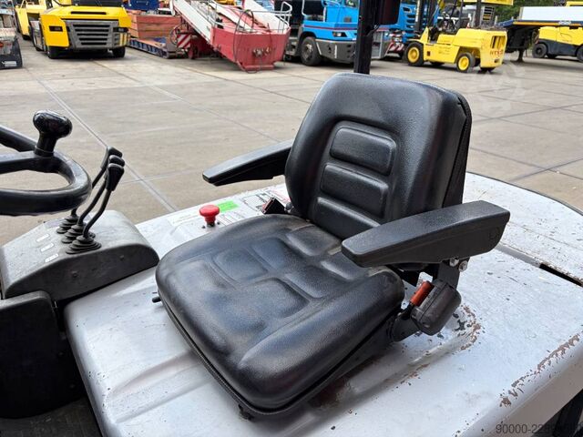 Heftruck Nissan GQ02 L 30 CU