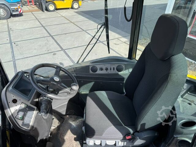 Tracteur de terminal Terberg RT 283