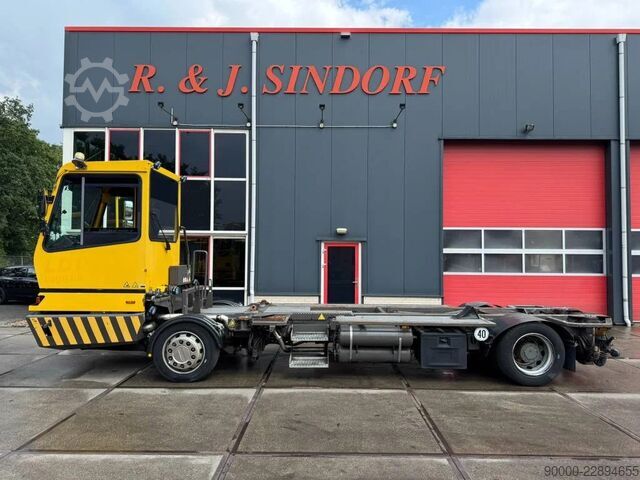 Tracteur de terminal Terberg BC 182