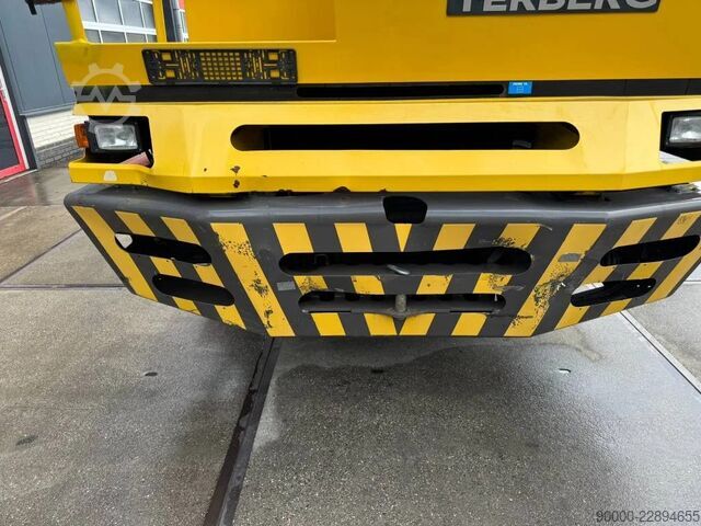 Tracteur de terminal Terberg BC 182