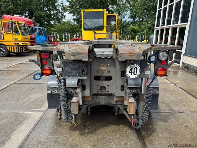 Tracteur de terminal Terberg BC 182