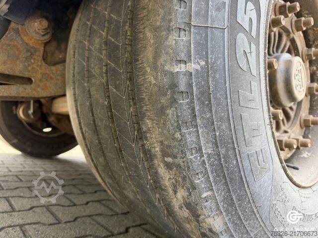 Åben sættevogn med presenning KRONE Curtainsider Mega