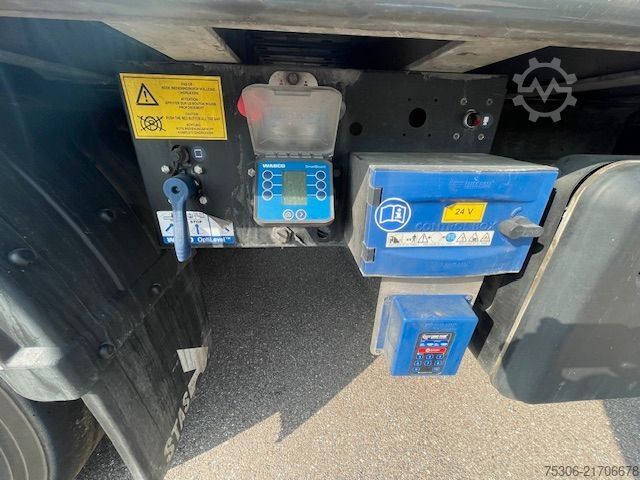 Semi-remorque à plancher roulant STAS bioSTAR 91,3 cbm