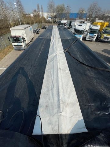 Semi-remorque à plancher roulant STAS bioSTAR 91,3 cbm