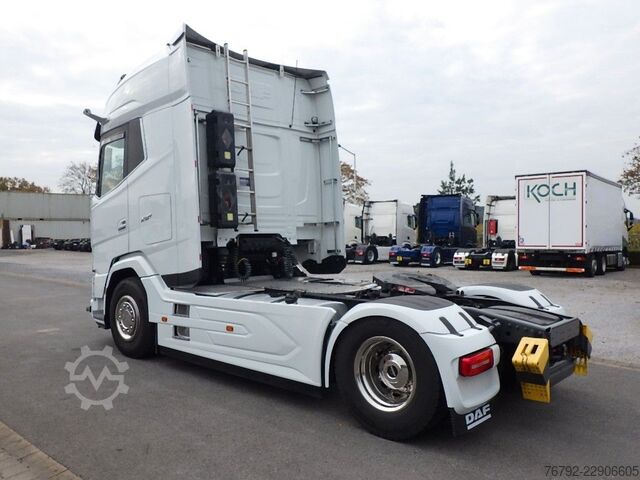 Tractor estándar DAF XG+ 530 Skylight/Intarder/2xTank/Leder/Standklim