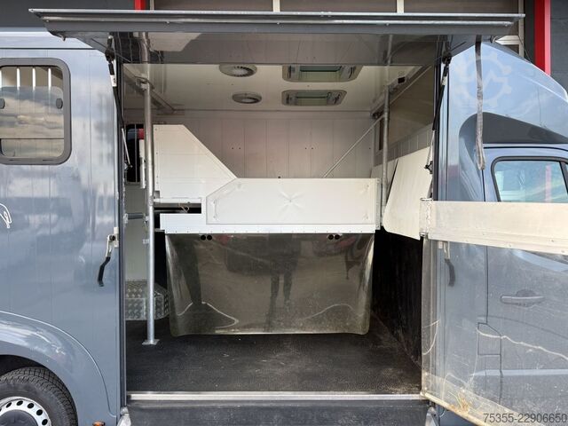 Prevoznik stoke RENAULT Master 125 2.3dci Sattelkammer KlimaKameraLeder