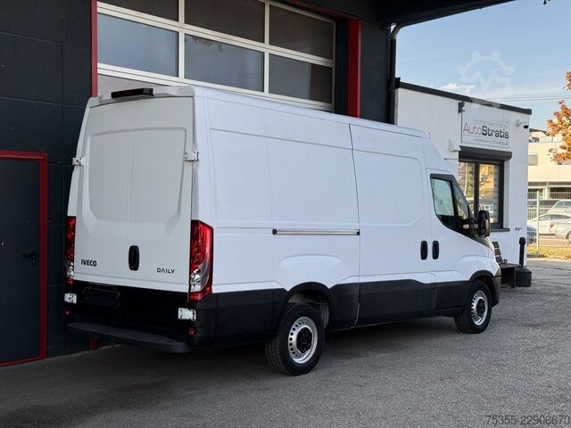 Fourgon surélevé IVECO Daily 35S16 Hochdach Klimaautom. PDC hinten