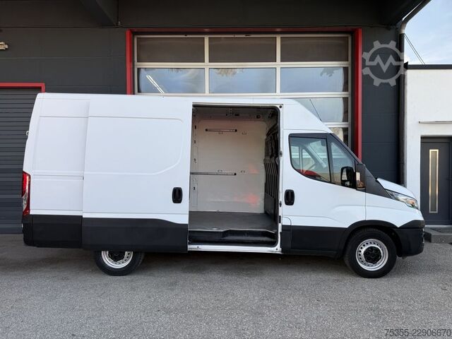 Fourgon surélevé IVECO Daily 35S16 Hochdach Klimaautom. PDC hinten
