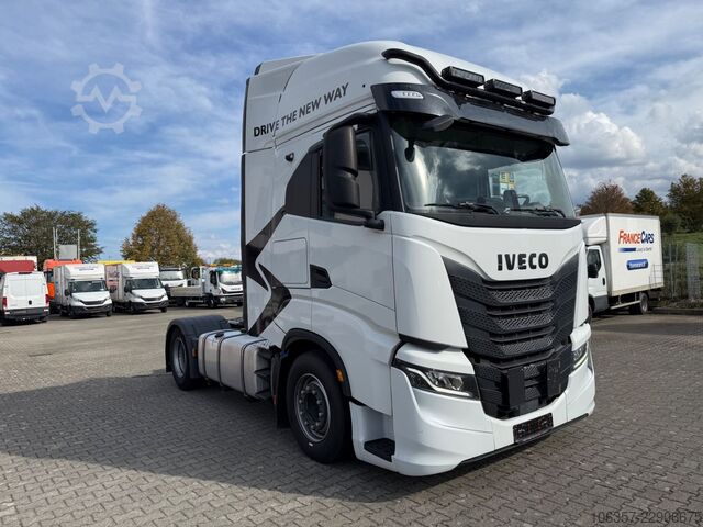 Standard tractor unit IVECO STRALIS S-WAY 530 AS440S53T/P Retarder