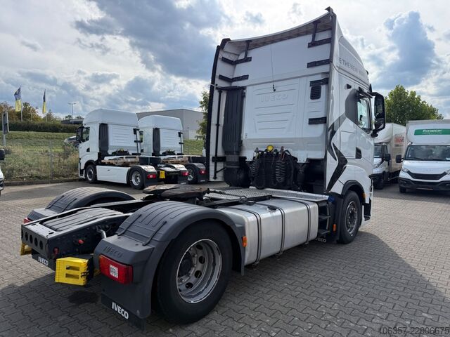 Standard tractor unit IVECO STRALIS S-WAY 530 AS440S53T/P Retarder