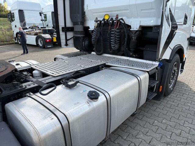 Standard tractor unit IVECO STRALIS S-WAY 530 AS440S53T/P Retarder
