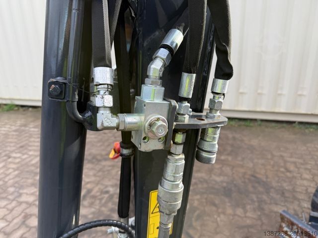 Mini excavator EUROCOMACH 18ZT / 2022 BJ / 208 Stunden / MS01