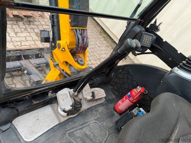 Miniexcavadora JCB 8026 CTS / 2021 BJ / 1.933 H / 3 x Löffel