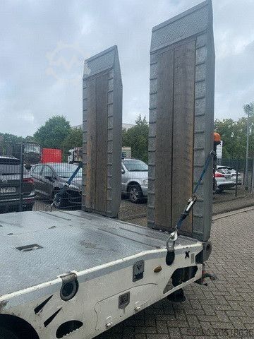 Nízkoložný návěs Vega VEGA, 3-Achser, Hydr. Rampen, Verzinkt, Gelenkt