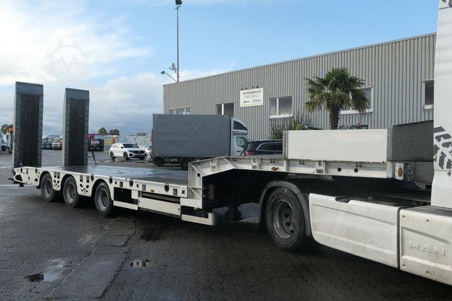 Nízkoložný návěs Vega VEGA, 3-Achser, Hydr. Rampen, Verzinkt, Gelenkt