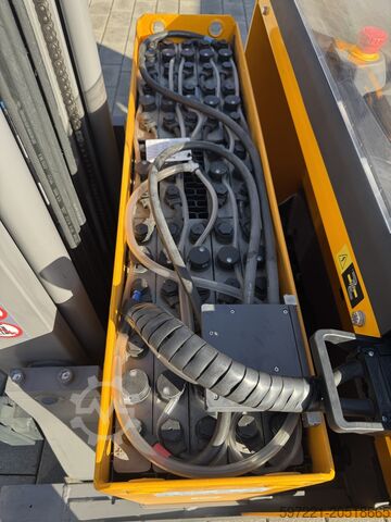 Рiч-тракови Jungheinrich ETV 110 nur 1065 Stunden BJ:2022