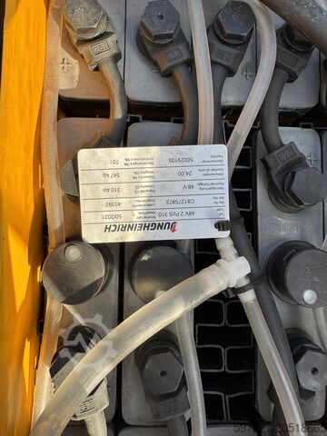 Рiч-тракови Jungheinrich ETV 110 nur 1065 Stunden BJ:2022