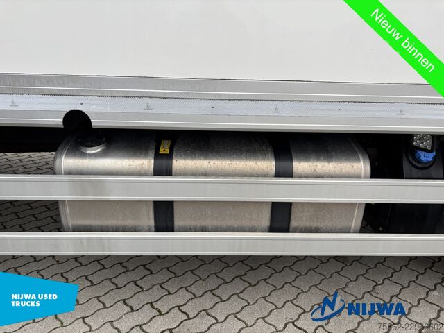 βαλίτσα Renault D WIDE 280 4x2 Slaapcabine + Laadklep 2000KG