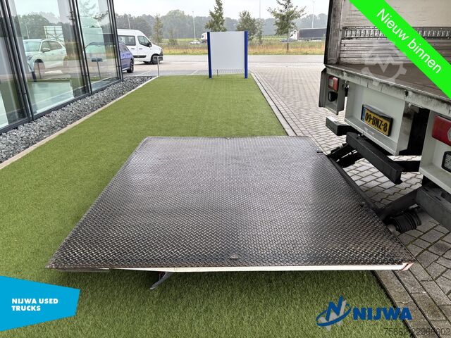 βαλίτσα Renault D WIDE 280 4x2 Slaapcabine + Laadklep 2000KG