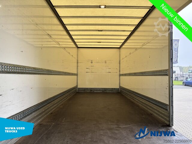 βαλίτσα Renault D WIDE 280 4x2 Slaapcabine + Laadklep 2000KG