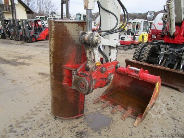 Kerekes kotrógép Takeuchi TB 295W - POWERTILT + Schnellw + 3 Löffel