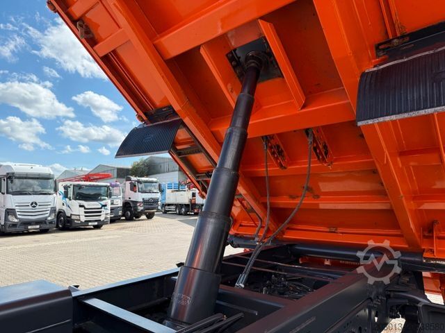 Camión volquete trilateral MERCEDES-BENZ ATEGO 1324 4x4 Kipper Meiller