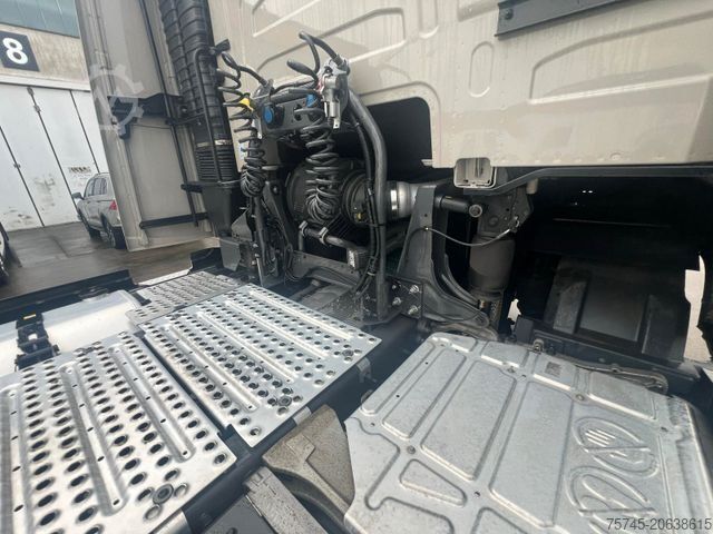 Tractor estándar VOLVO FH500 * TOP * ACC * RETARDER * VOLLLUFT *2X TANK