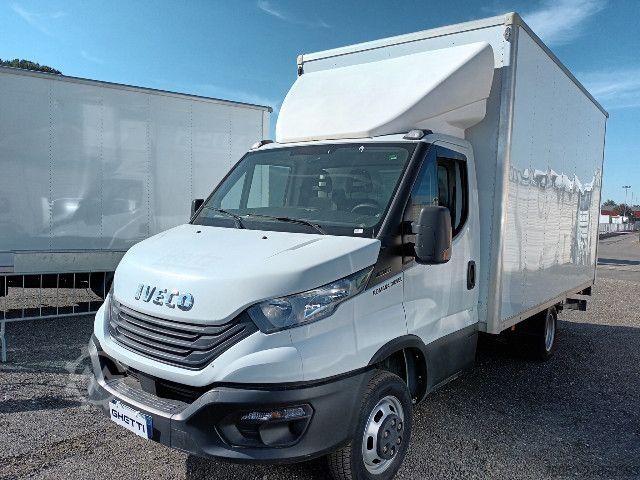 LKW mit Kofferaufbau IVECO 35C14