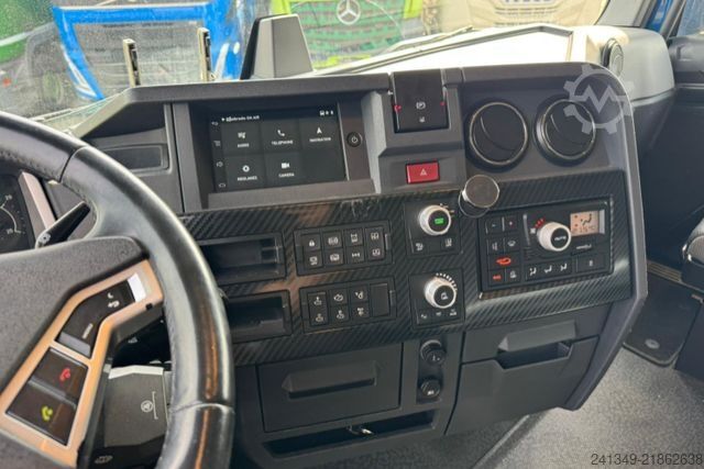 Trattore stradale standard RENAULT T520 4x2