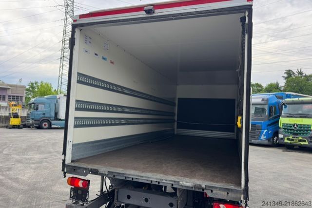 Camião de caixa fechada RENAULT D14.250 4x2 Koffer