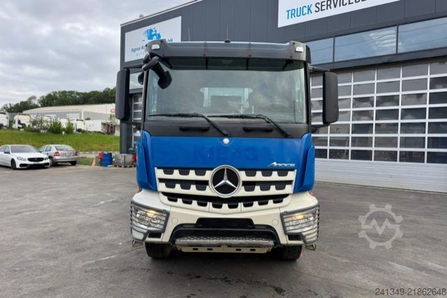 Kipper LKW MERCEDES-BENZ Arocs 3246 8x4 Moser 3S