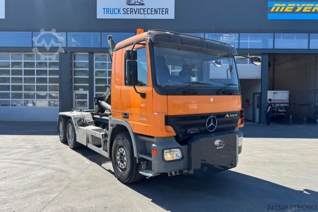 Sonstige MERCEDES-BENZ Actros 2644 6x4 Hiab 21T