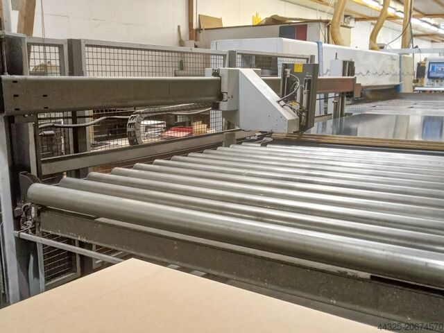 Scie à panneaux - alimentation par l'avant HOLZMA HPP 510/43/43