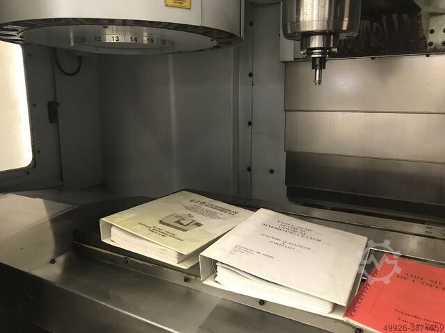 Pionowe centrum obróbkowe Schaublin 100-CNC